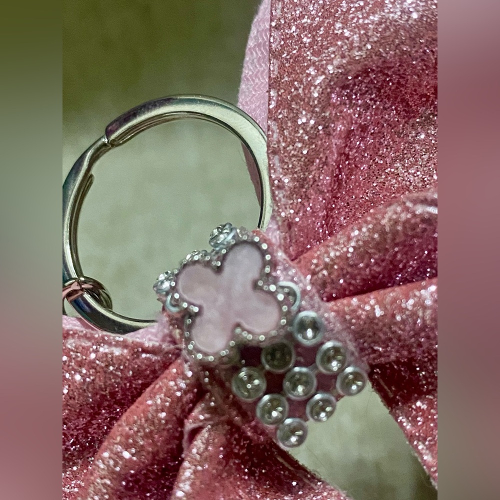 Source Unknown Pink Glitter Bow Key Holder - Picture 12 of 13